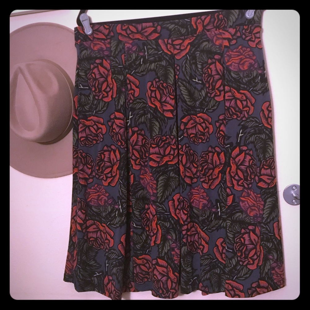 Midi Skirt w/ Pockets